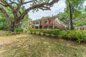 Entire Boutique Hotel walking distance to river